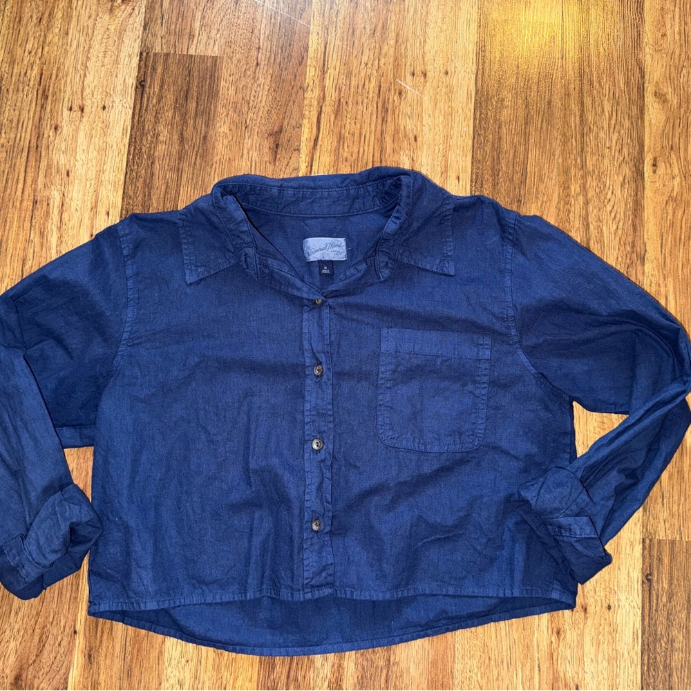 Women’s Blue Button-Up cropped shirt